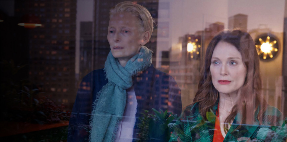 Tilda Swinton y Juliane Moore en La habitación de al lado