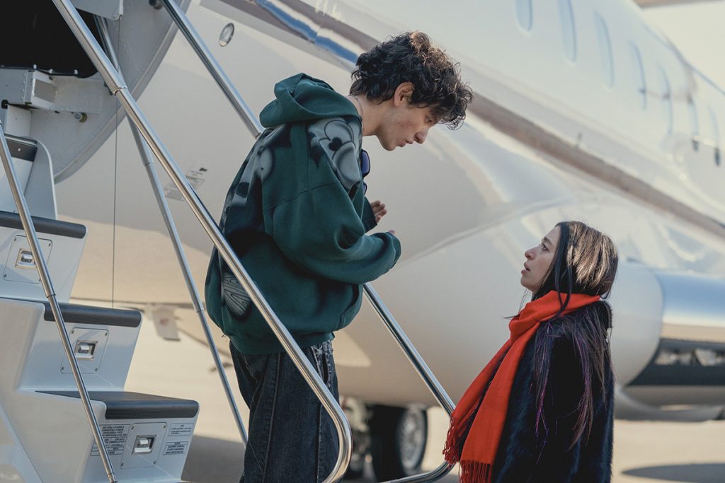 Mark Eydelshteyn y Mikey Madison en «Anora»