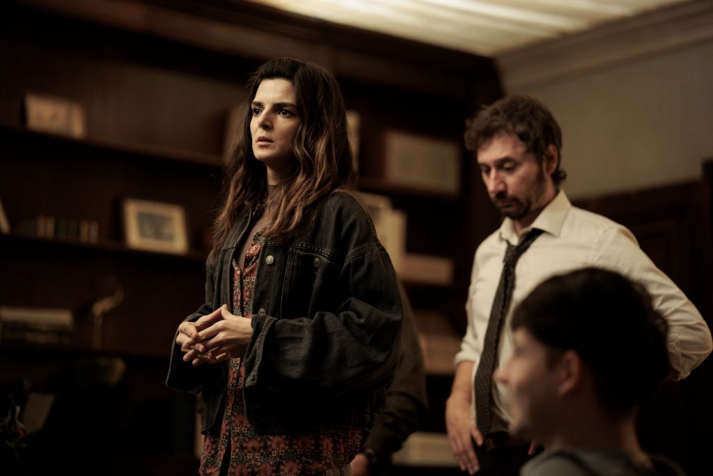 Clara Lago en una escena de «Votemos».