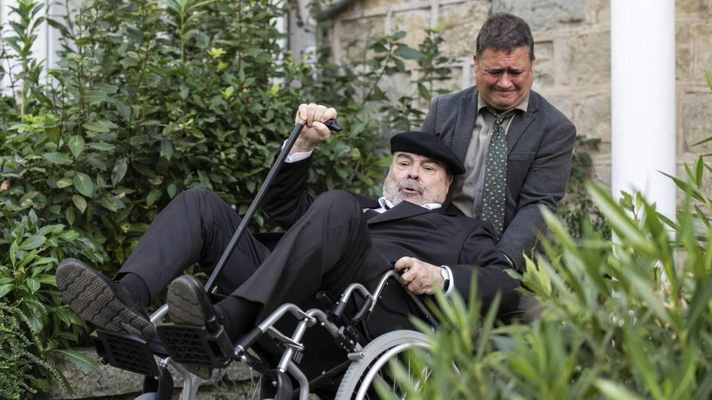 Secun de la Rosa y Antonio Resines en Un funeral de locos